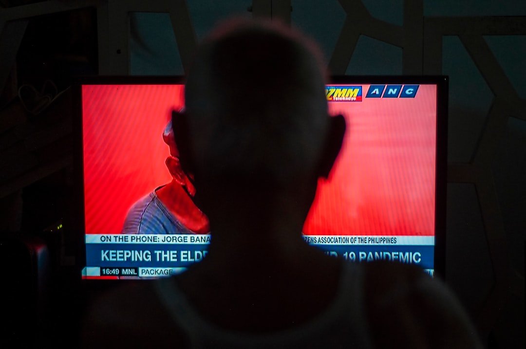 gerakan keseimbangan sambil nonton tv