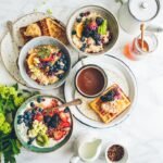 6 Sarapan Sehat untuk Lansia yang Mudah dan Bergizi