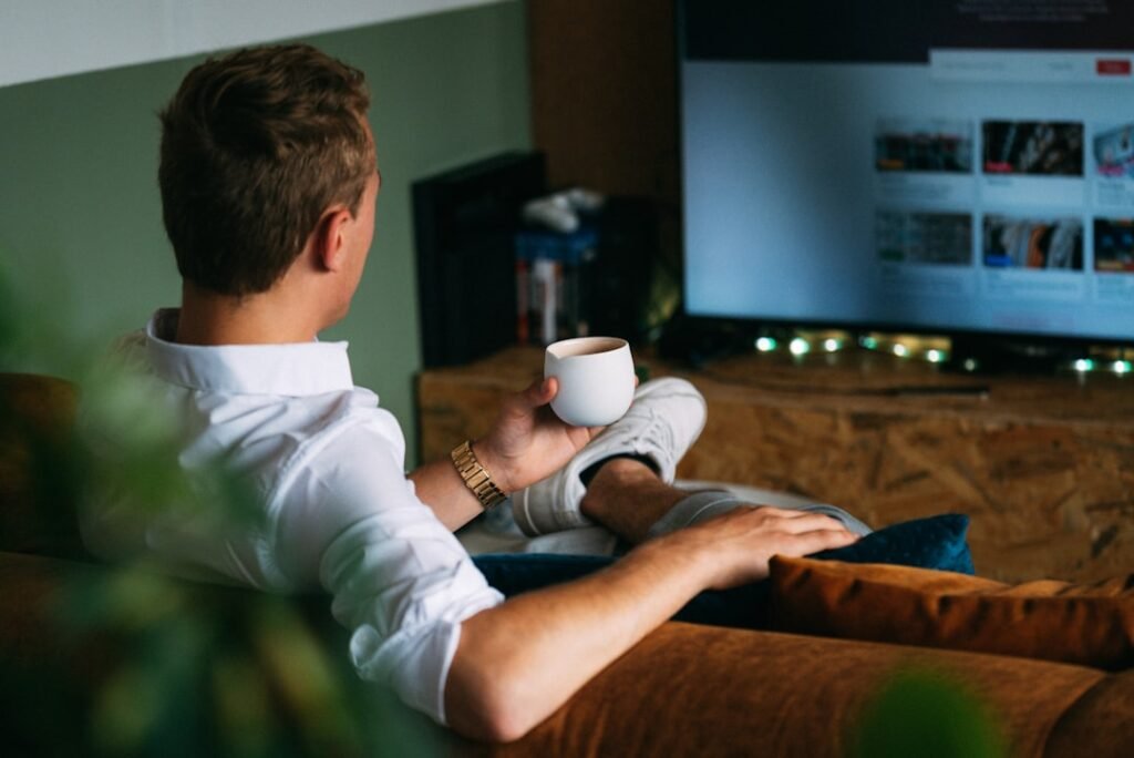gerakan keseimbangan sambil nonton tv