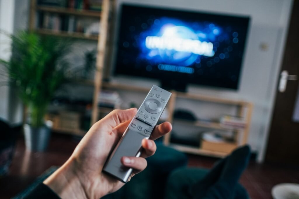 gerakan keseimbangan sambil nonton tv
